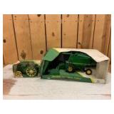 Various Scale Ertl John Deere (2)-items