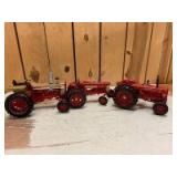 1/16 Scale Ertl McCormick/Farmall/International (3)-wide front tractors w/fenders