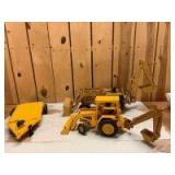 Various Scale Ertl Ford/John Deere (3)-items