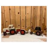 1/16 Scale Ertl Case (3)-rebuilder wide front tractors