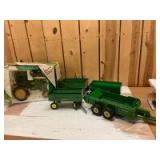 1/16 Scale Ertl John Deere (5)-items