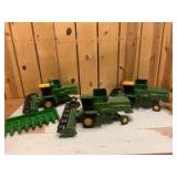 1/24 Scale Ertl John Deere (3)-rebuilder combines