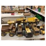 Various Scale Tonka (8)-sandbox construction machines