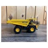1/50 Scale Universal Hobbies Komatsu HD605