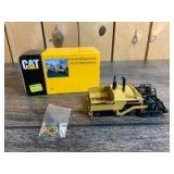 1/50 Scale NZG Caterpillar AP-1055B
