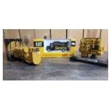 Various Scale Norscot Caterpillar (3)-items
