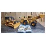 1/16 Scale Ertl Case (2)-construction machines