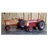 1/16 Scale Ertl Farmall/International (2)-Collector Edition tractors w/fenders