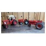 1/16 Scale Ertl/Yoder Farmall/International (3)-tractors