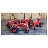 1/16 Scale Ertl Farmall (4)-wide front tractors w/fenders