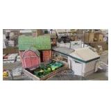 Various Scale Ertl/Hot Wheels, etc. John Deere (9)-items