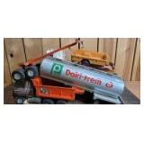 Various Scale Ertl/Nylint/Fisher-Price (8)-rebuilder, etc. items