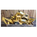 Various Scale Ertl International/Caterpillar (5)-construction rebuilder items