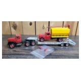 1/34 Scale First Gear International/GMC (2)-Summer Farm Toy Show trucks