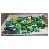 1/64 Scale Ertl John Deere (24)-items