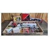 Various Scale Ertl/Scale Models, etc. International Harvester (25)-items