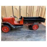Buddy L ratchet-lift dump truck