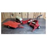 1/16 Scale Ertl/Carter International Harvester (4)-implements