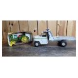 1/16 Scale Ertl John Deere {2} items