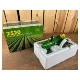 1/16 Scale TOMY John Deere 2520 Hi-Crop