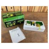 1/16 Scale Ertl John Deere Precision 110 Lawn & Garden Tractor & Model 80 Dump Cart