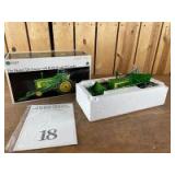 1/16 Scale Ertl John Deere Precision Classics 720 with Model 80 Blade and 45 Loader