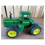 1/16 Scale Ertl John Deere 8640