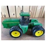 1/16 Scale Ertl John Deere 8870
