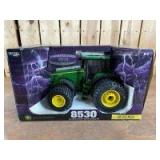 1/16 Scale RC2 John Deere 8530