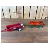 1/16 Scale Ertl/Scale Models New Idea/International (2)-manure spreaders