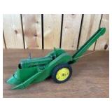 1/16 Scale Ertl/Eska John Deere Model 60 w/ Mounted Corn Picker