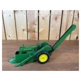 1/16 Scale Ertl/Eska John Deere Model A w/ Corn Picker