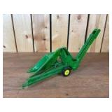 1/16 Scale Ertl John Deere 1-Row Corn Picker