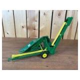 1/16 Scale Ertl John Deere 1-Row Corn Picker