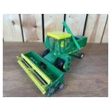 1/24 Scale Ertl John Deere 6600
