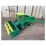 1/24 Scale Ertl John Deere 6600