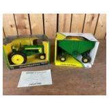 1/16 Scale Ertl  John Deere Gravity Feed Wagon & 620