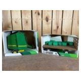 1/16 Scale Ertl John Deere Round Baler & Hay Wagon