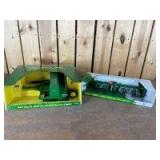 1/16 Scale Ertl  John Deere 1590 No-Till Drill & Toolbar Minimum Till Cultivator