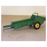 1/16 John Deere Spreader Eska