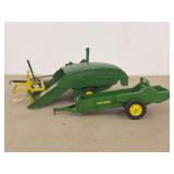 (2) 1/16 John Deere 12A Combine + Spreader Eska