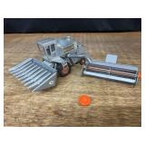 1/32 AC Gleaner G Combine Ertl
