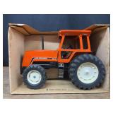 1/16 AC 8010 NIB Ertl