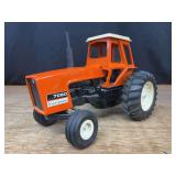 1/16 Allis Chalmers 7060 Ertl
