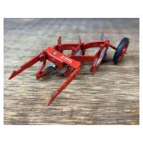 1/16 IH McCormick Fast Hitch Plow Eska
