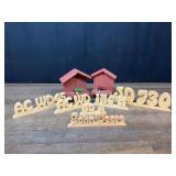 (8) Wood Pieces