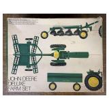 1/16 John Deere Deluxe Farm Set NIB Ertl