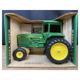 1/16 John Deere 4440 NIB Ertl