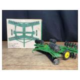 1/16 John Deere Tandem Disk NIB Ertl