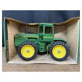 1/16 John Deere 8640 NIB Ertl